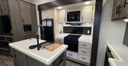 Forest River Arctic Wolf Cherokee 331BH 2025-17-OdS-Kitchen