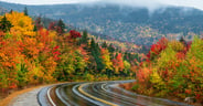 Scenic Autumn drive on the Kancamagus Scenic Highway - White Mou