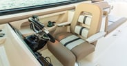 Boston Whaler 330 Vantage