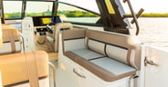 Boston Whaler 330 Vantage