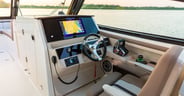 Boston Whaler 330 Vantage