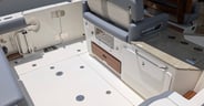 Boston-Whaler-350-Realm-cockpit