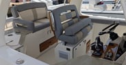 Boston-Whaler-350-Realm-helm-seating