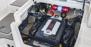Sea-Ray-230-SDX-Surf-engine