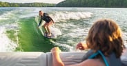 Sea-Ray-230-SDX-Surf-surf-wave-1