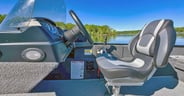 Lowe-FM1775-helm-seat