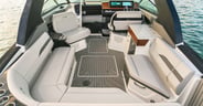 Sea Ray SLX 360