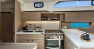 Beneteau-Oceanis-47-galley-2