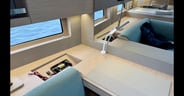 Beneteau-Oceanis-47-nav-desk