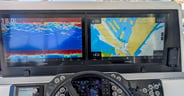 21-SeaVee 400Z double MFDs-resized